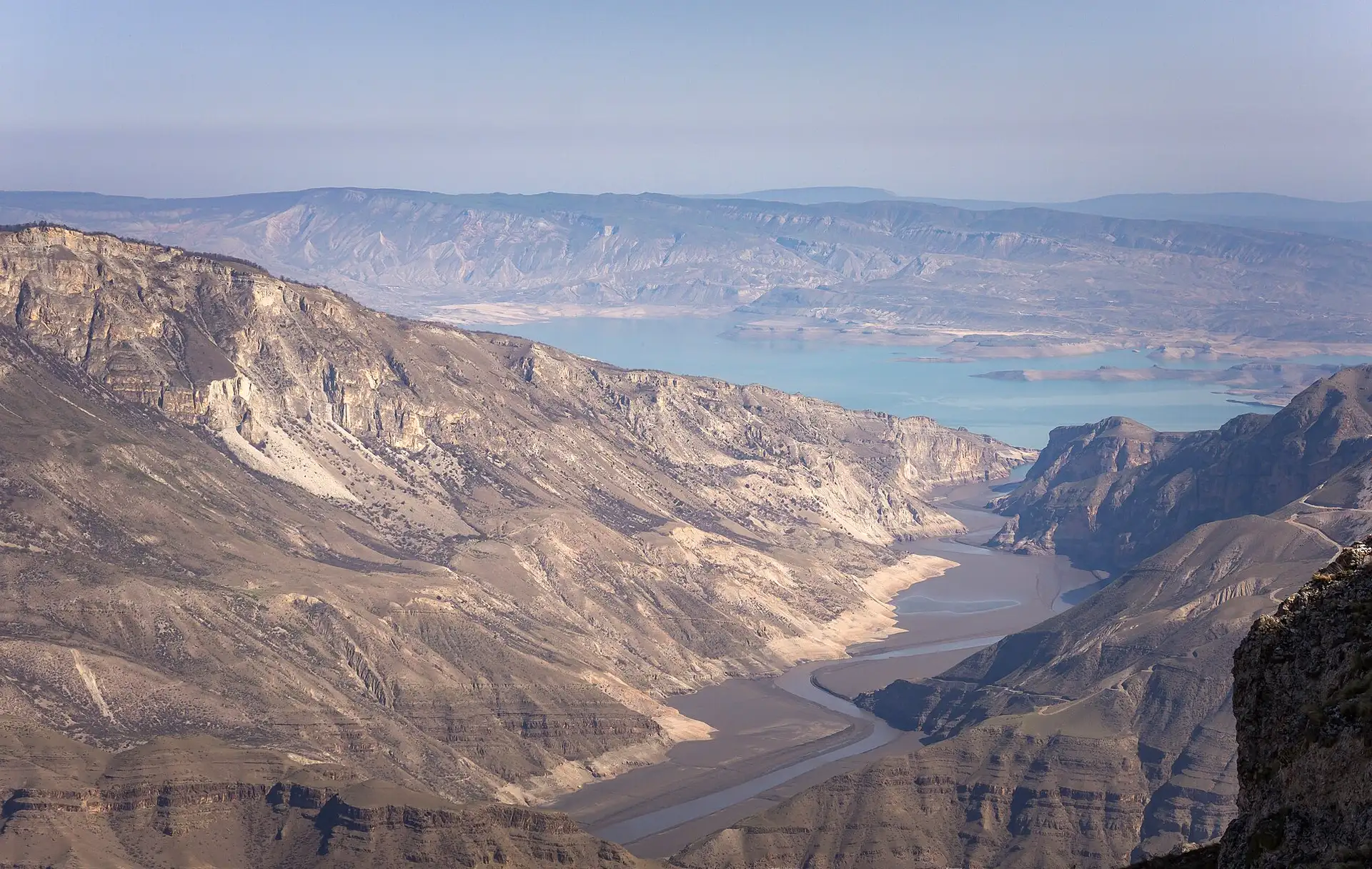 Чиркейское водохранилище