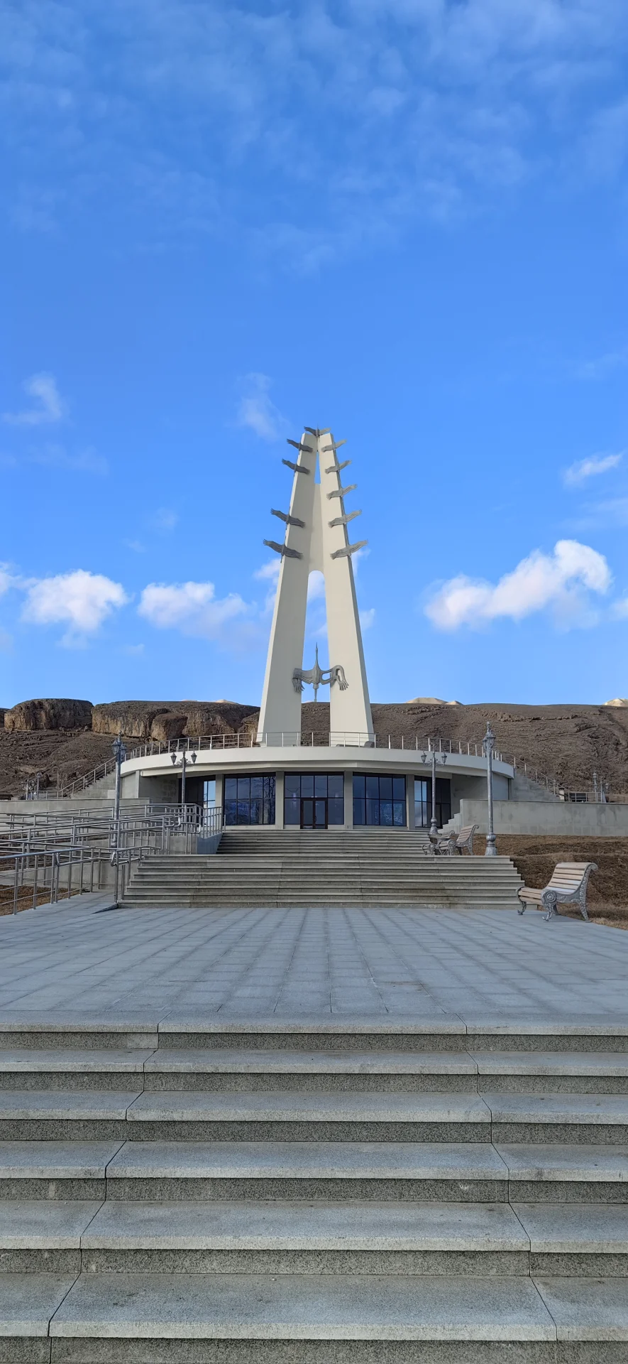 Мемориальный комплекс "Белые журавли"